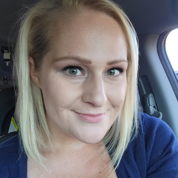 Meet your Posher, Malorie - Picture 1 of 1